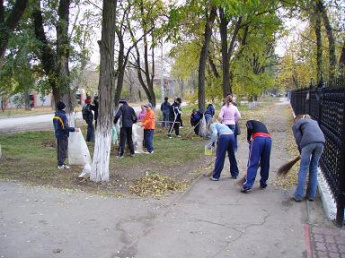 Уборка территории школы